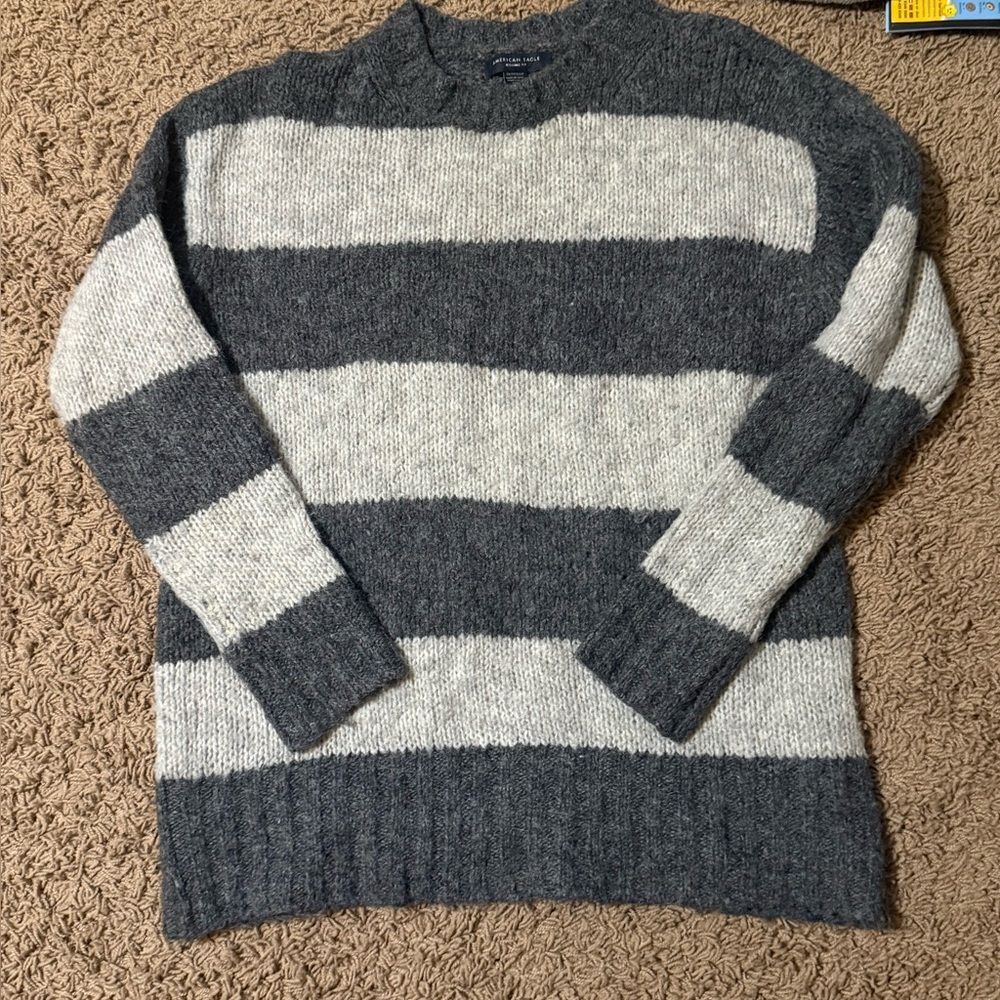 AE American Eagle gray striped sweater oversized XS extra small